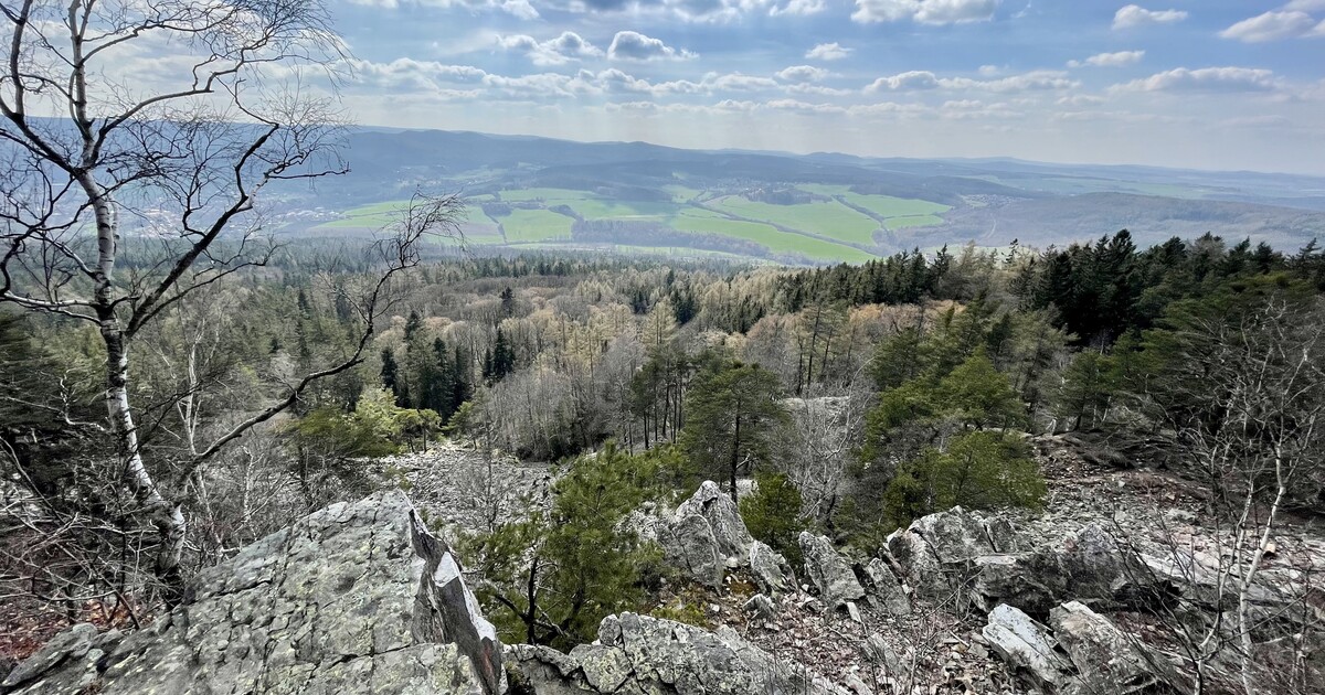 Kam na výlet: Od Smaragdového jezírka po Čertovu kazatelnu. Jedna trasa tě provede nejkrásnějšími místy Brd