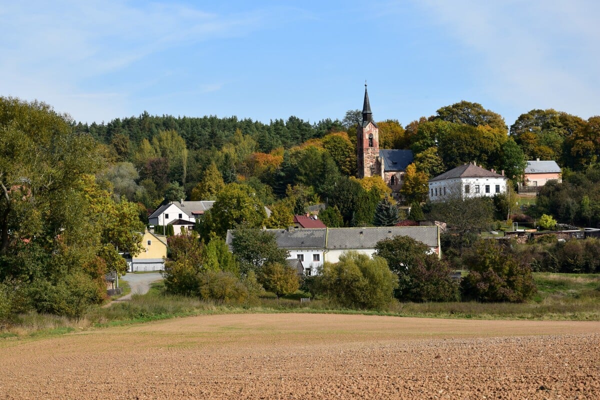 manětín lukova kostel duchove