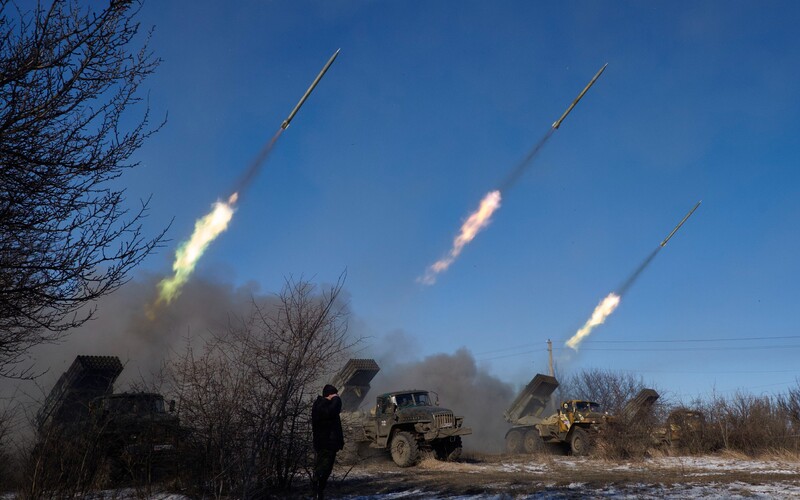 Ukrajině už téměř došla dělostřelecká munice. „Jsme odkázáni na zbraně ze Západu,“ prohlásil představitel rozvědky.