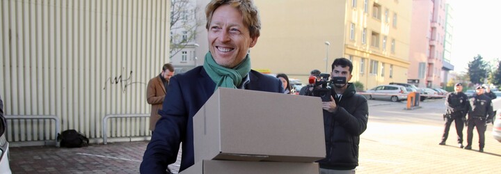 Ministerstvo neuznalo Janečkovi ani jeho vlastní podpis. Špatně opsal občanku