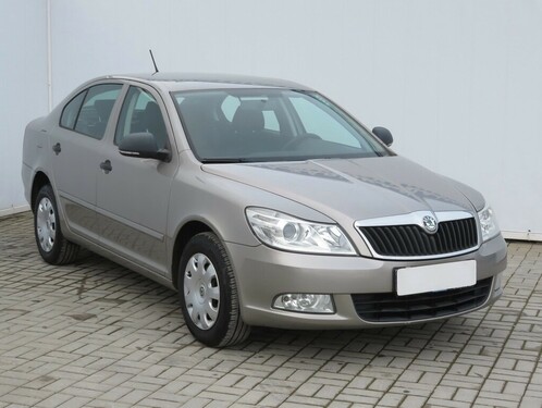 Aká je priemerná cena jazdeného vozidla Škoda Octavia (výkon: 77 kW, rok výroby: 2012, najazdené km: 210 000)?