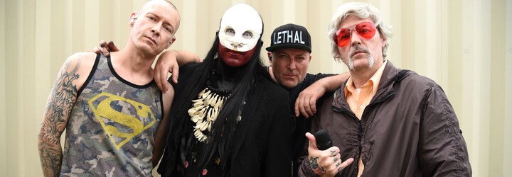Zaprodaní otroci, kteří jdou po penězích pod nadvládou tyranského netvora. Tak označil DJ Lethal své kolegy z Limp Bizkit