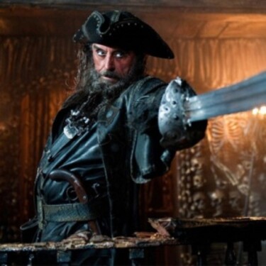 IV: Kto mal podľa proroctva zabiť Blackbearda?