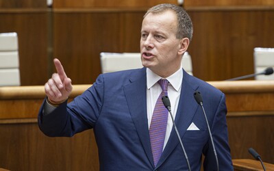 Slovenské banky umožnia odklad hypoték, pôžičiek a lízingov o 6 až 9 mesiacov. Ide o úľavu pre ľudí v čase krízy.