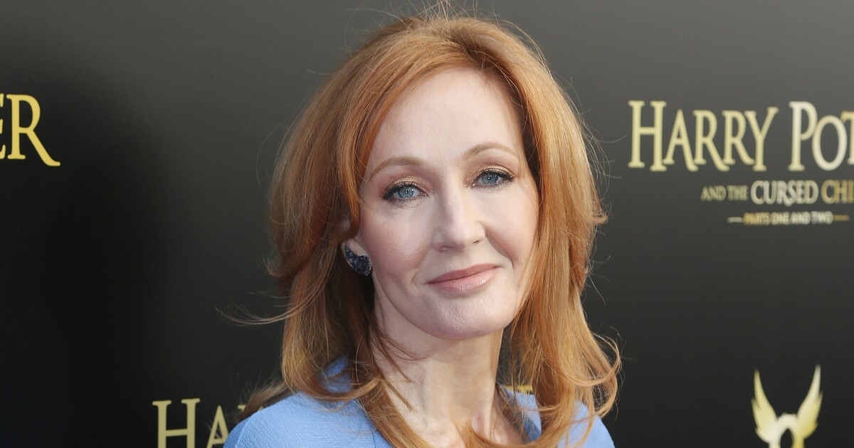 Rozpory mezi J.K. Rowling a Emmou Watson se prohlubují. Spisovatelka ji označila za ignorantku