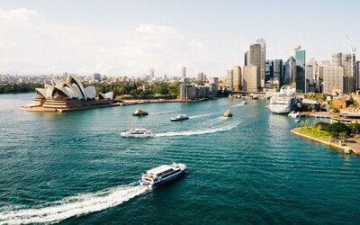 Austrálie po téměř dvou letech přivítá první turisty. Nový Zéland se k tomuto kroku zatím neodhodlal.