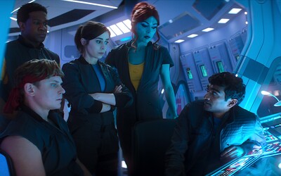Seriál Black Mirror sa dočkal oficiálneho traileru. V siedmej sérii kontrolu preberá AI