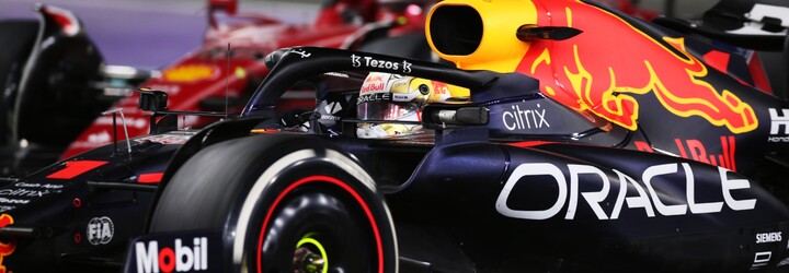 F1: Taktická bitka o víťazstvo do poslednej zákruty a bizarné brzdenie na rovinke. Verstappen zvíťazil o pol sekundy