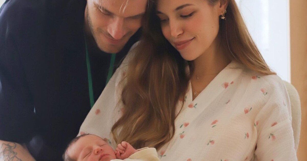 Foto: Pewdiepie sa stal otcem! S manželkou dali chlapečkovi netradiční jméno