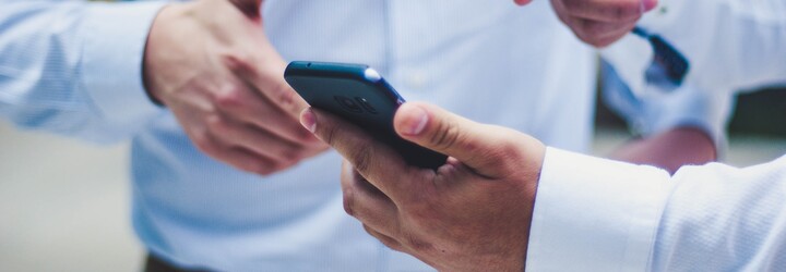 Českem se šíří podvodné SMS zprávy. Tváří se jako sdělení od České pošty, varuje policie 