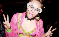 9 zaujímavostí o Miley Cyrus: Koľko má na tele tetovaní, kde brigádovala a aké je jej skutočné meno?