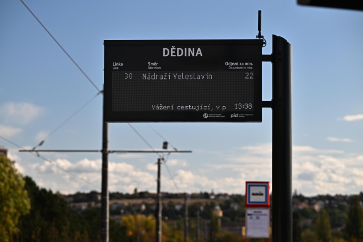 Slavnostní zahájení provozu na nové tramvajové trati Divoká Šárka – Dědina.