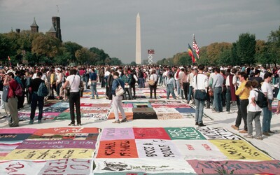 FOTO: Od prvních protestů k manželství pro všechny. Připomeň si klíčové momenty LGBTQ+ komunity.