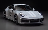 911 Sport Classic je exkluzívne Porsche, ktoré odkazuje na slávnu minulosť. Má až 7-stupňový manuál