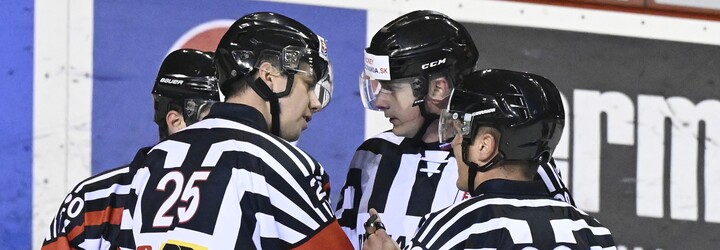 Video: Odrazený puk ho pripravil o 7 zubov. Má zlomenú čeľusť a utrpel otras mozgu