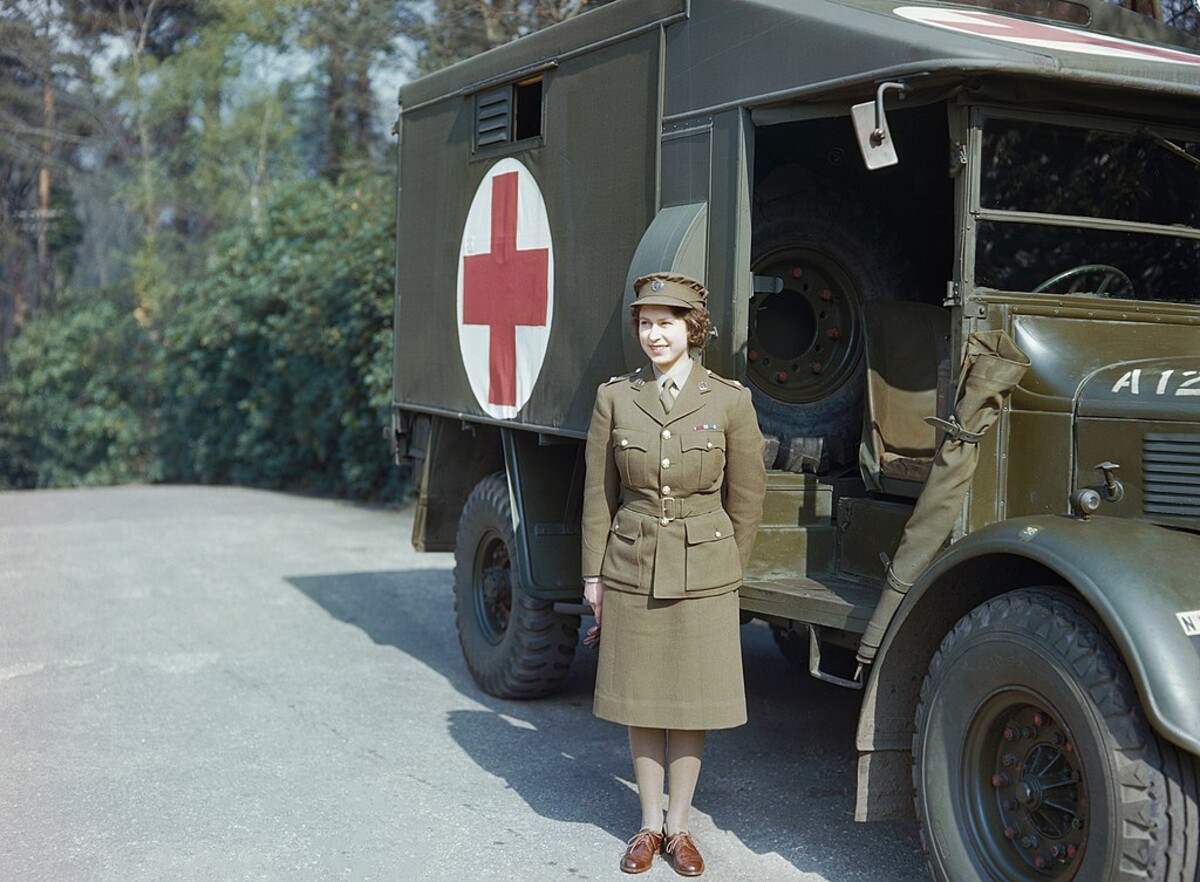 Princezná Alžbeta slúžiaca v Ženských pomocných pozemných zborov britskej armády v roku 1945.