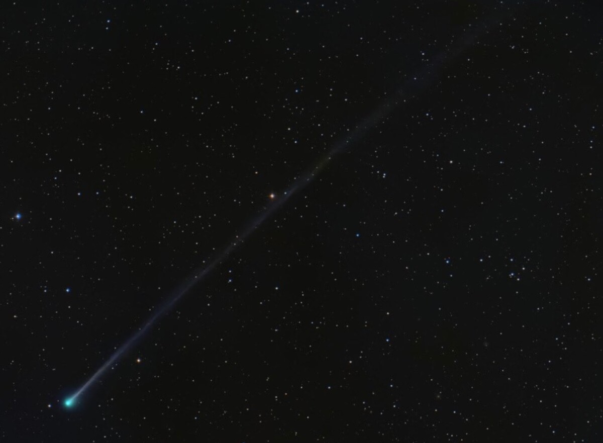 KOMÉTA Comet C/2025 F2 Swan