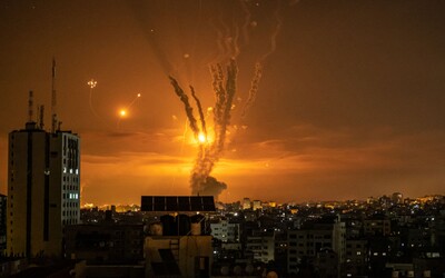 Po 11 dnech začalo mezi Izraelem a Hamásem platit příměří. Útoky si vyžádaly 244 obětí.