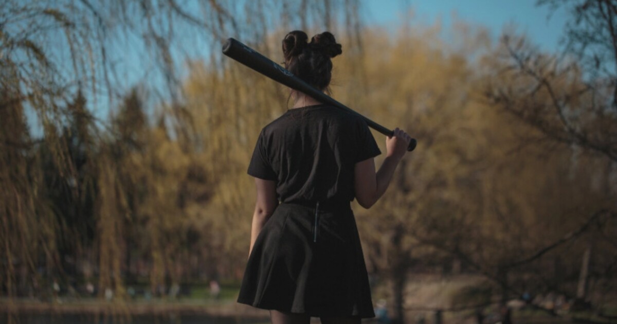 Násilnický gang mladistvých terorizuje okresy na Moravě. Bojí se ho děti i rodiče