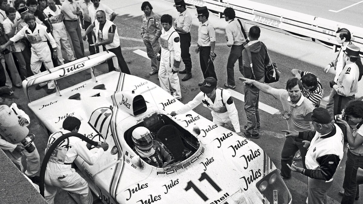 Jacky Ickx a Derek Bell vyhrali v Porsche 936 v Le Mans