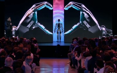 Elon Musk predstavil humanoidného robota Optimusa. Roboti raz nahradia aj sexuálneho partnera, vraví miliardár.