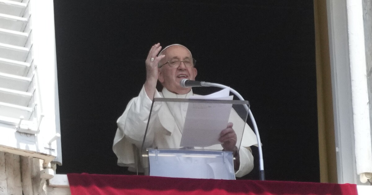 Rusko podle papeže vážně uráží Boha, když ve válce ničí i obilí. Vyzývá k záchraně milionů lidí trpících hladem