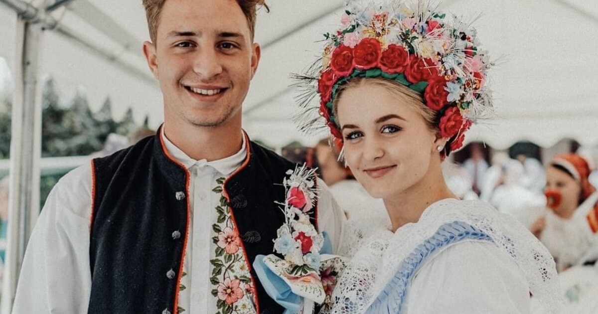 Nejdražší kousek v šatníku, který nikdy nebude out. Vyraz s námi na Moravu podívat se, jak se šijí kroje