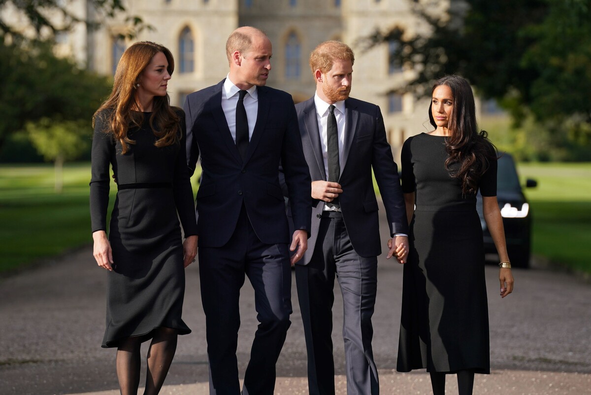 Kate, Meghan, Harry, William 