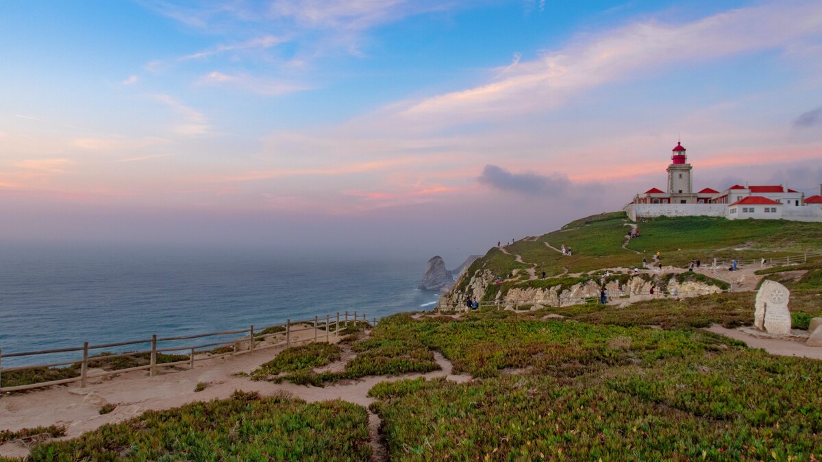 Najzápadnejší cíp pevninskej Európy sa nazýva Cabo da Roca a nachádza sa v Portugalsku. 