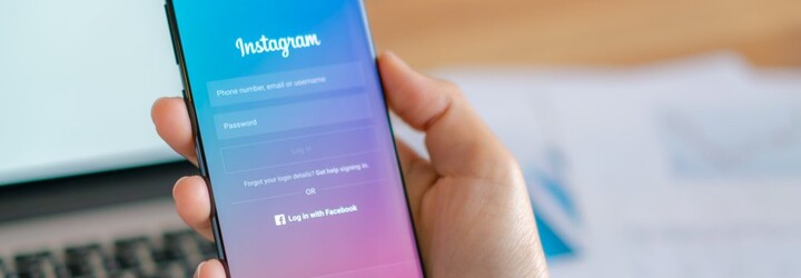Instagram začíná filtrovat komentáře i zprávy. Díky této novince se mají uživatelé cítit bezpečněji