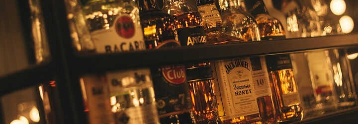 Konec dlouhých nočních tahů? V centru Prahy budou muset noční podniky zavírat dříve