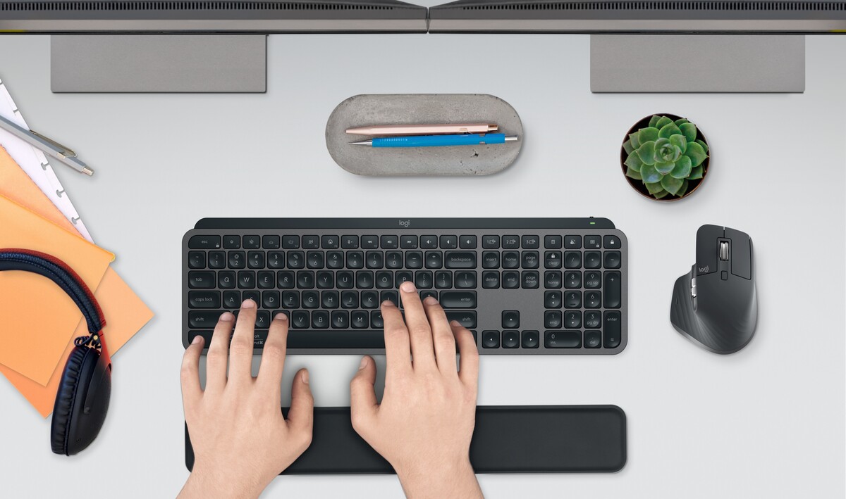 Logitech, klávesnice, ergonomie