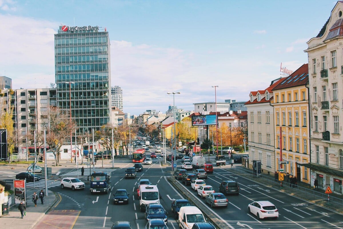 Bratislava, autá, premávka