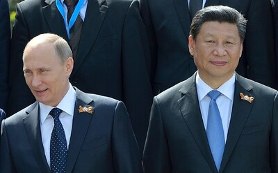 Čína sa nemôže prizerať na ruskú agresiu na Ukrajine. Vojna zašla priďaleko, odkazujú Putinovi.
