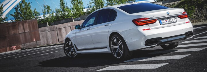 BMW 730d xDrive: Impozantní most spojující dva světy (Test)