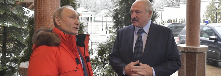Na papieri chudák, v realite luxus za miliardy. Alexander Lukašenko si z Bieloruska spravil zlatú baňu, ukazuje nový dokument