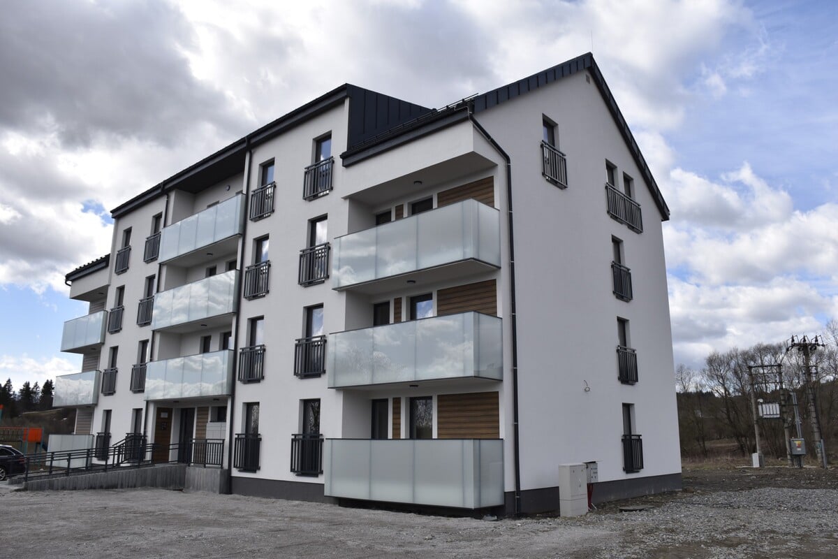 Slováci prejavili o nájomné byty v obci Klokočov veľký záujem. Samospráva v budúcnosti plánuje vystavať ďalšie takéto bytovky.