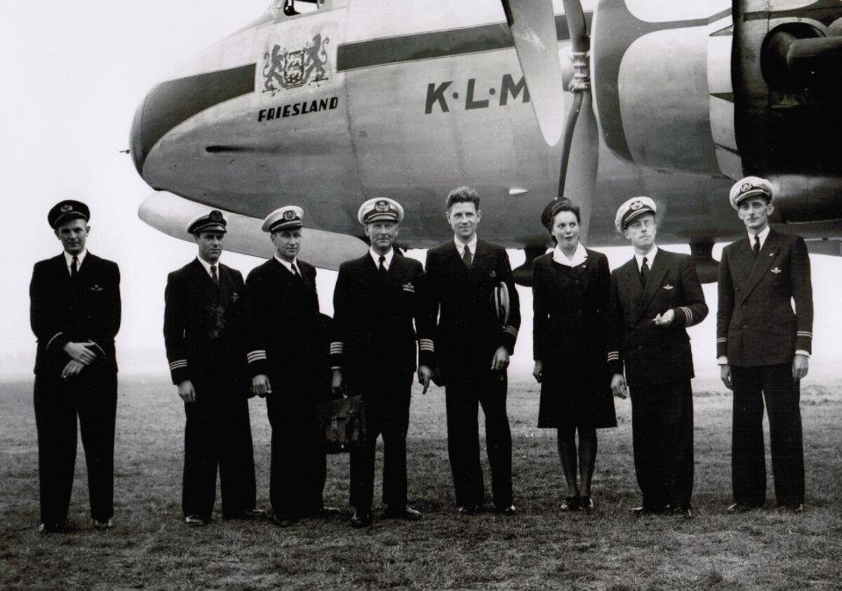 Na fotografii je posádka prvého letu spoločnosti KLM do Buenos Aires v roku 1946. 
