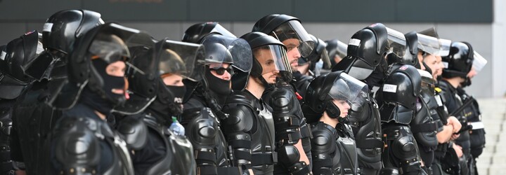 Antisemitské prejavy aj pyrotechnika. Disciplinárna komisia SFZ rozdala tisícové pokuty Slovanu aj Spartaku