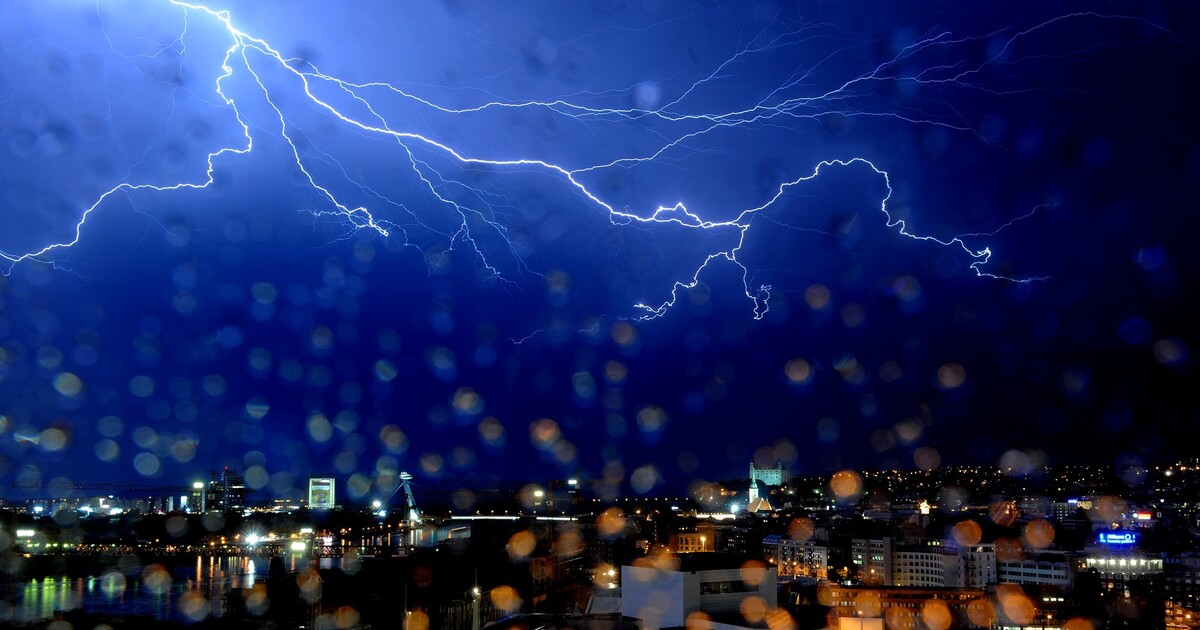 PŘEDPOVĚĎ: Teploty v Česku se přiblíží 30 stupňům. Čekají nás ale i bouřky