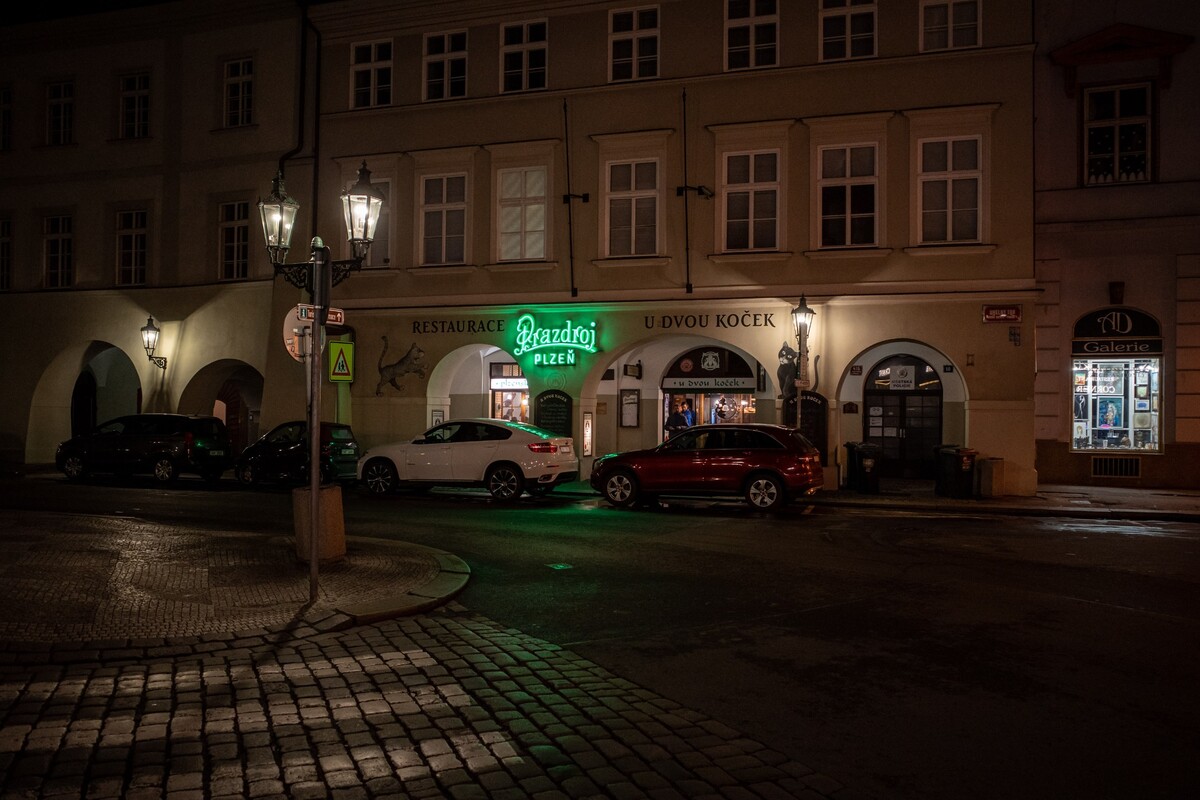 Turistickou pascou u našich českých bratov je drahé pivo v centre. 