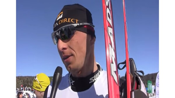 Jakou taktiku použil běžec na lyžích Stanislav Řezáč v závodě Birkebeinerrennet na 66 kilometrů? 