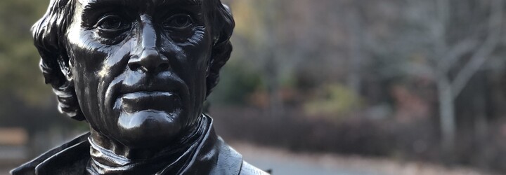 V New Yorku odstranili sochu Thomase Jeffersona. Představovala odkaz otrokářství