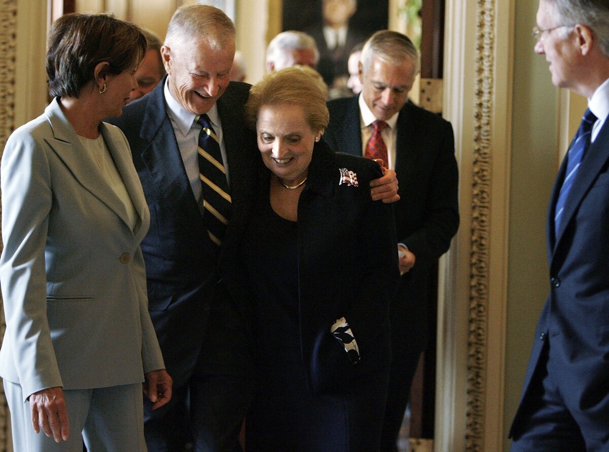 Madeleine Albright se Zbigniewem Brzezinskim v roce 2006. Bezpečnostní poradce prezidenta Cartera zemřel v roce 2017.