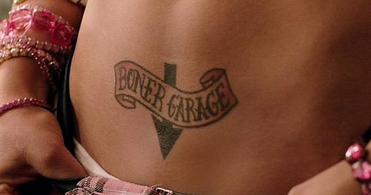 Tiktokerka si nechala vytetovat jméno přítele na čelo. Pak všechny zaskočila šokujícím odhalením