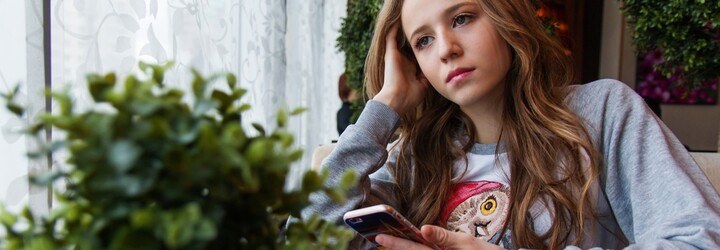 Instagram zažívá epidemii misogynního chování. Obtěžování veřejně známých žen na síti není dostatečně potlačováno, tvrdí studie
