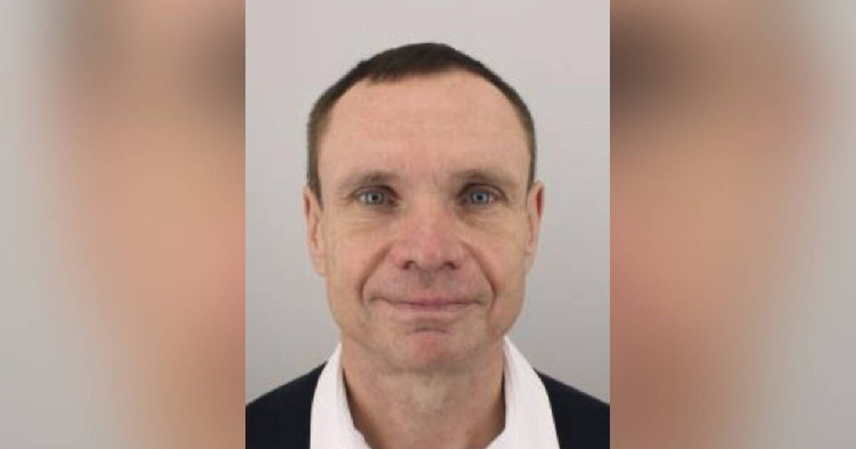 Ředitel ČSOB je nezvěstný. Utekl z psychiatrické léčebny, doma vyzvedl zbraň