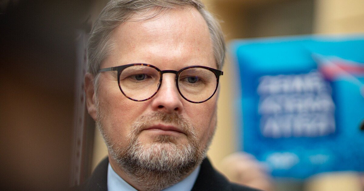 Lidé hodnotí vládu Petra Fialy jako nejhorší od roku 2014. Popisujeme, co jim vadí nejvíce