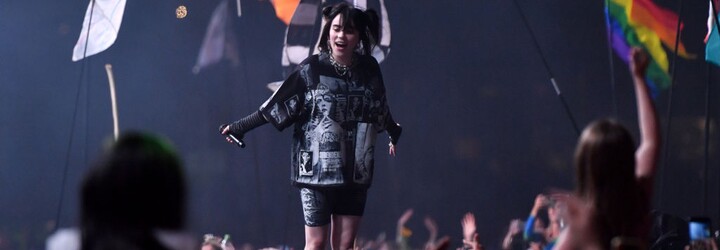 Billie Eilish při vystoupení protestovala proti zrušení potratů. „Pro ženy v USA je to temný den,“ řekla