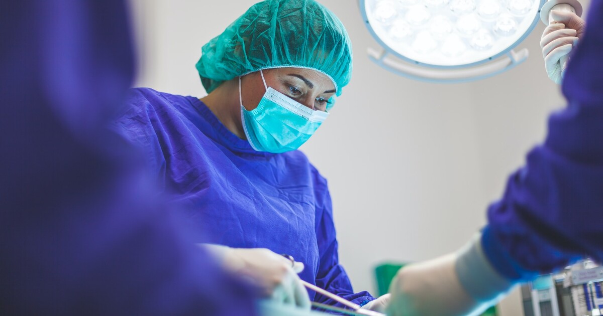 Je to generační trauma a my říkáme dost, zní od mladých a na smrt unavených lékařů a lékařek